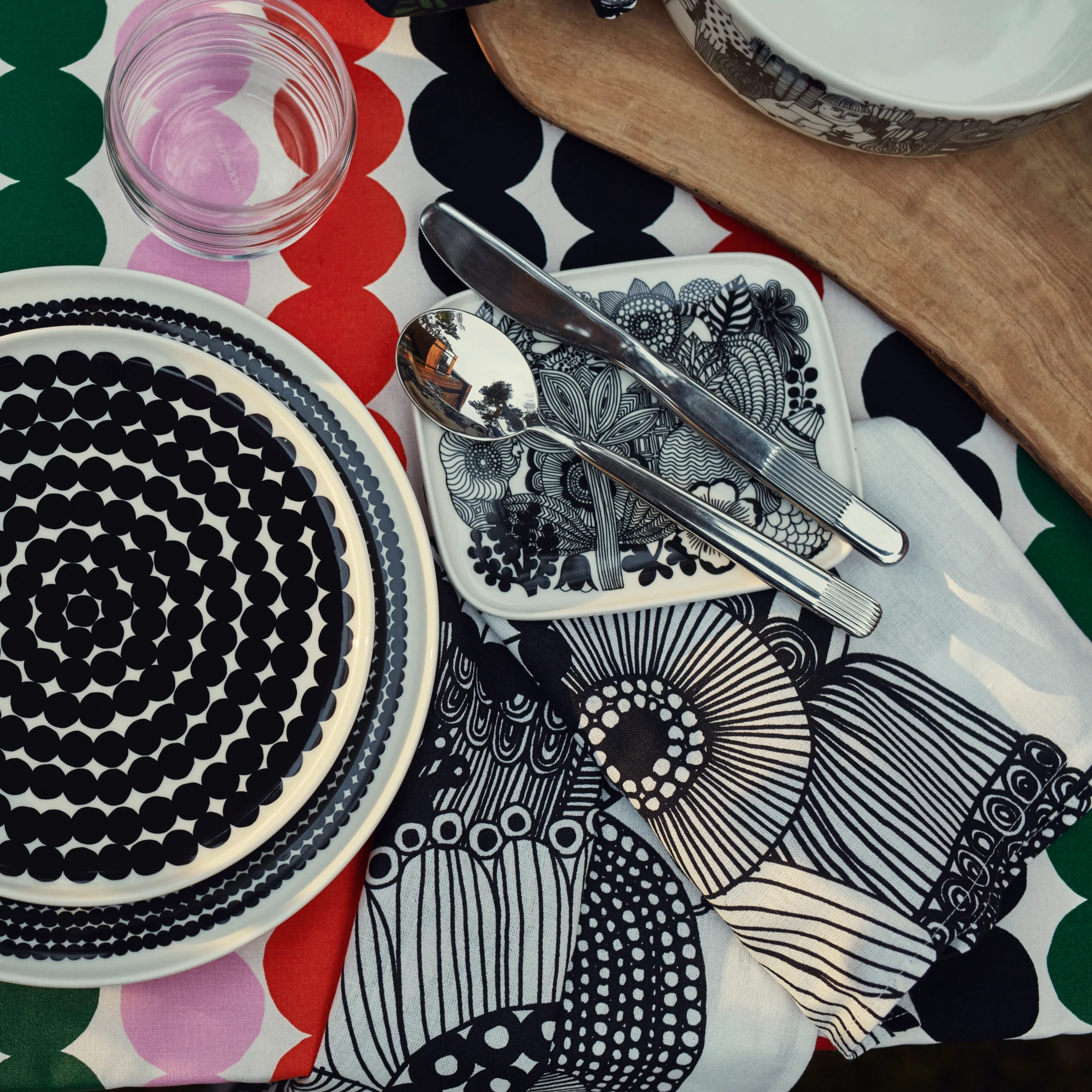 Marimekko Plato Räsymatto Ø 25 Cm 4 Marimekko Plato Räsymatto Ø 25 Cm - Imagen 4