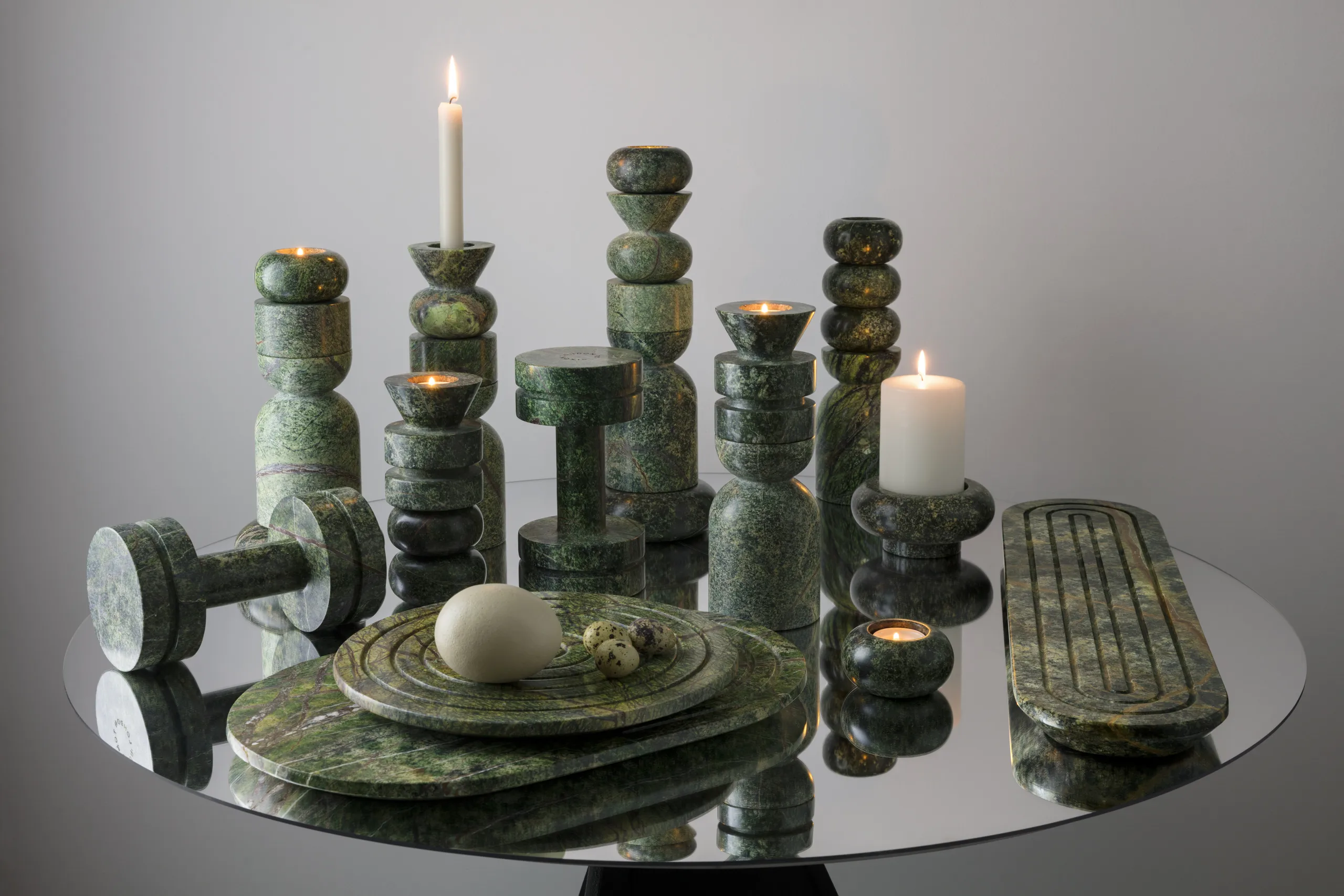 Tom Dixon Bandeja De Servir Rock Oblong 3 Tom Dixon Bandeja De Servir Rock Oblong - Imagen 3