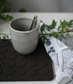 Salvamanteles Cuadrado Dots 20x20 Cm 11 Salvamanteles Cuadrado Dots 20x20 Cm -Tiendas De Vajillas Seleccionadas 572421 01 42 EnvironmentImage 2081abac57