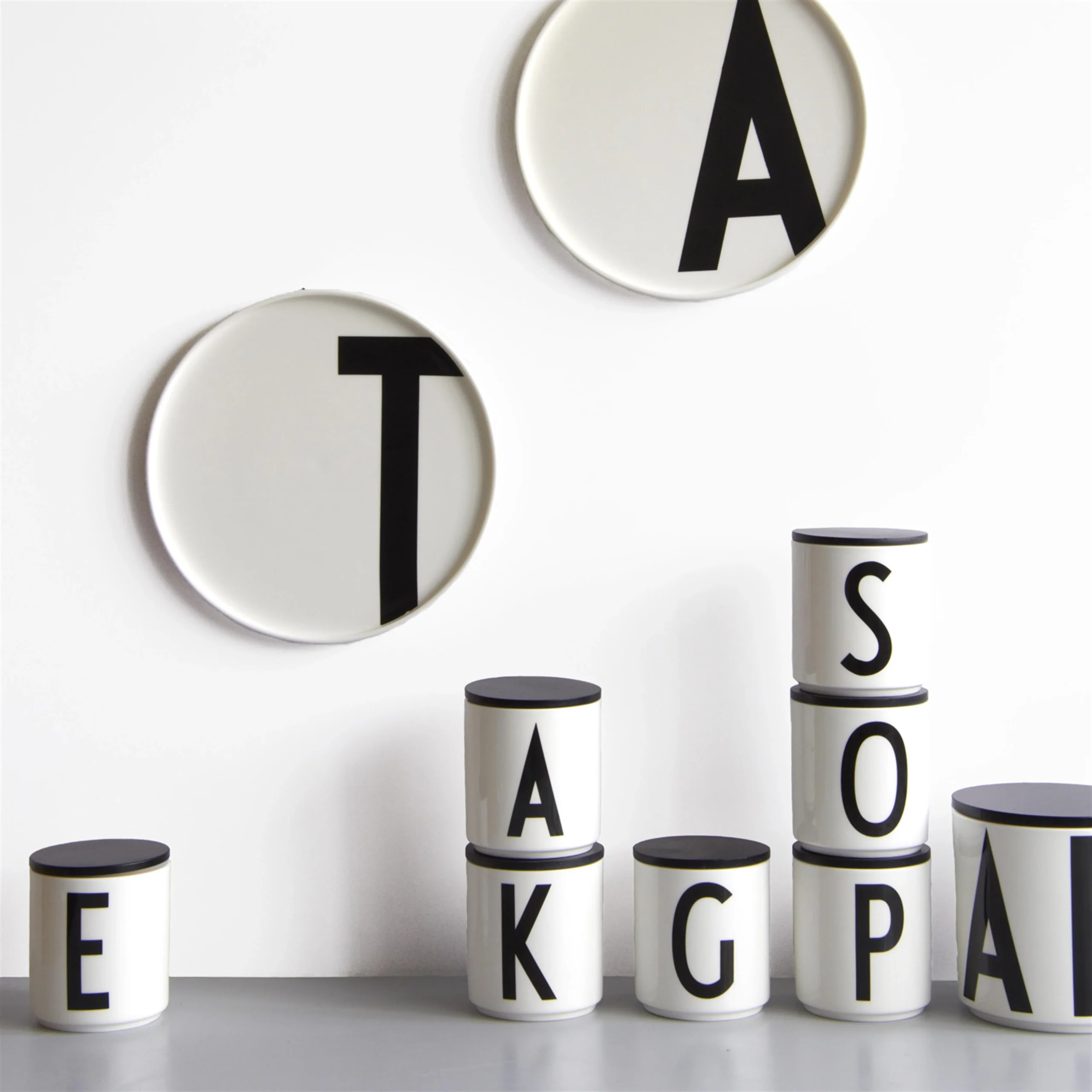 Taza Con Letra Design Letters 3 Taza Con Letra Design Letters - Imagen 3