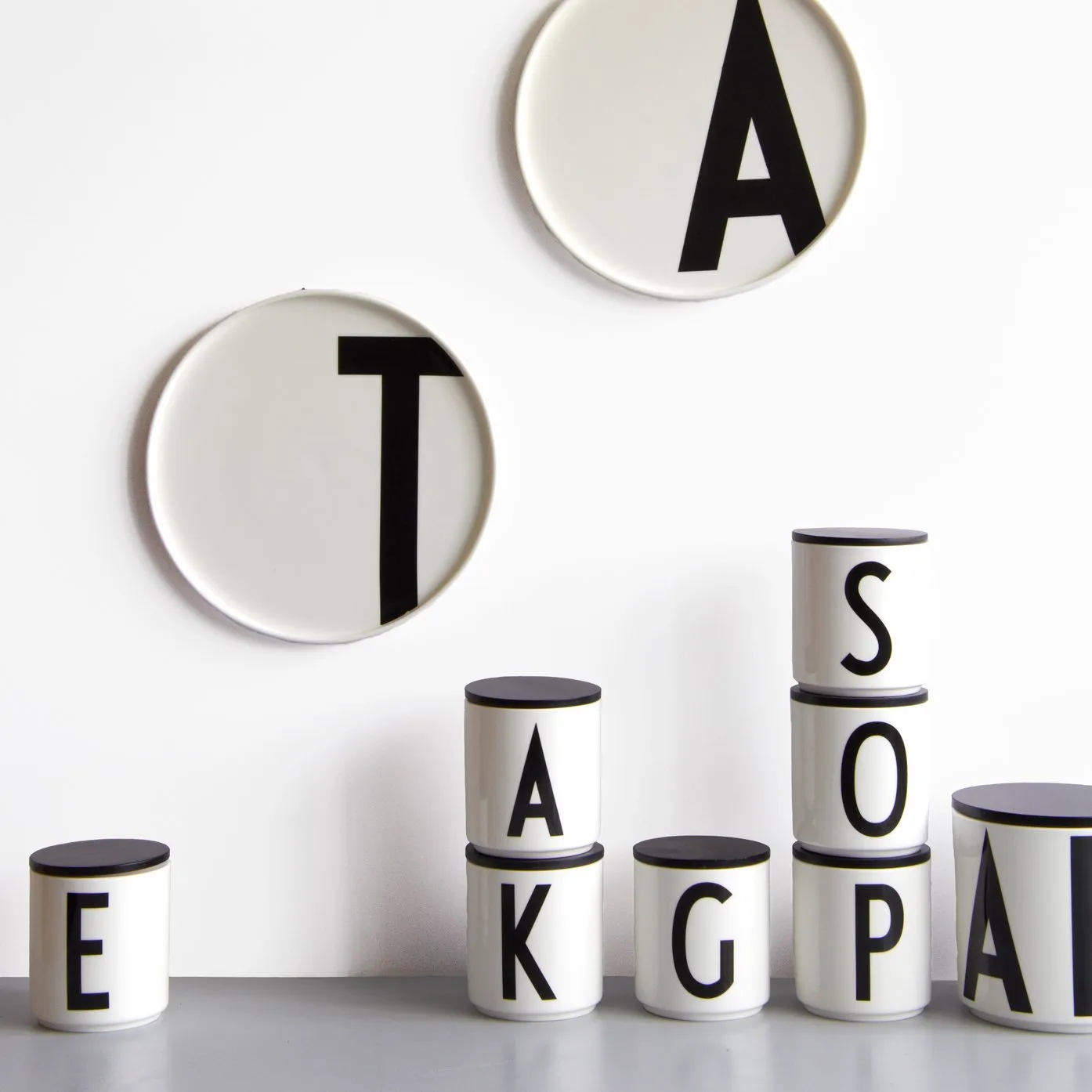 Taza Con Letra Design Letters 2 Taza Con Letra Design Letters - Imagen 2